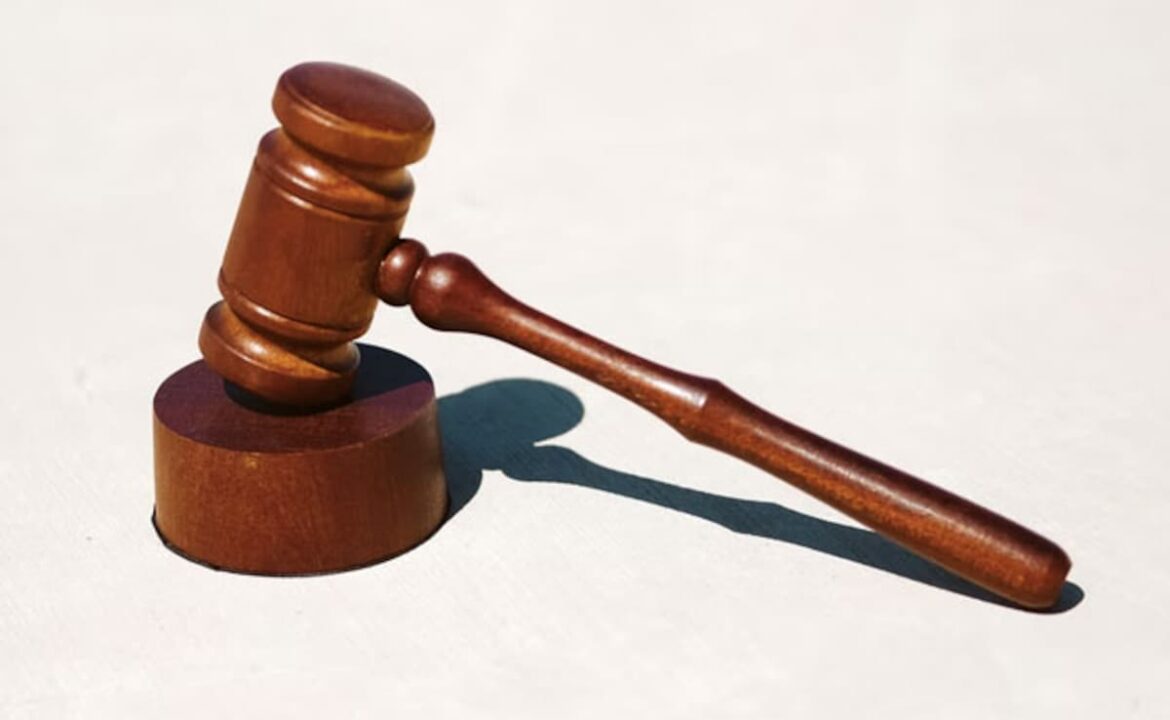 భార్యతో బలవంతంగా అసహజమైన సెక్స్ నేరం కాదు: హైకోర్టు
