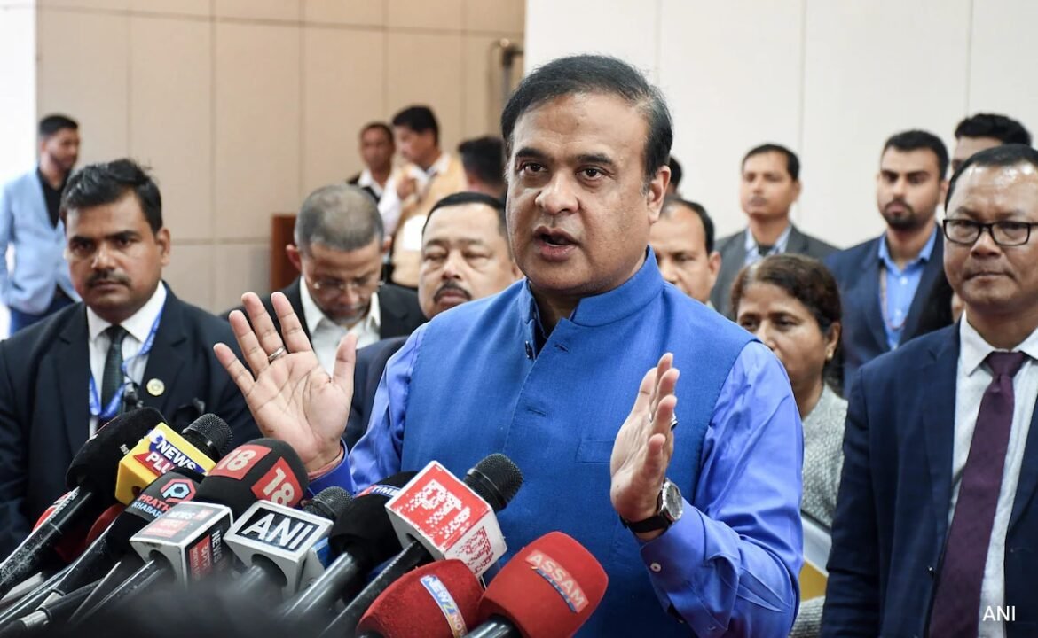 రెండవ కేసులో జర్నలిస్ట్ అరెస్టు చేసిన తరువాత హిమాంటా శర్మ
