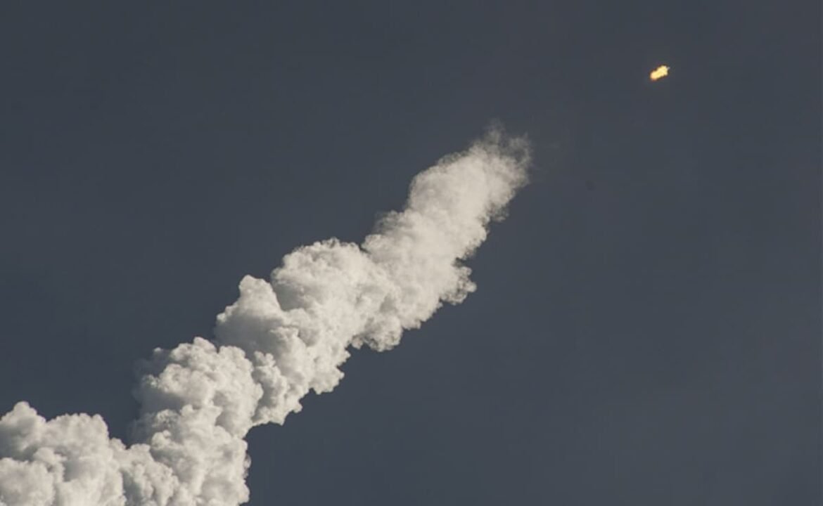 లెబనాన్ సమ్మెలో హిజ్బుల్లా నేవీ కమాండర్ చంపబడిన ఇజ్రాయెల్ సైన్యం తెలిపింది
