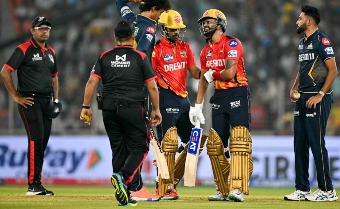 శ్రేయాస్ అయ్యర్ 97*వద్ద చిక్కుకున్నాడు, పంజాబ్ కింగ్స్ సహచరుడు శశాంక్ సింగ్ బ్లంట్ మెసేజ్ వర్సెస్ జిటి
