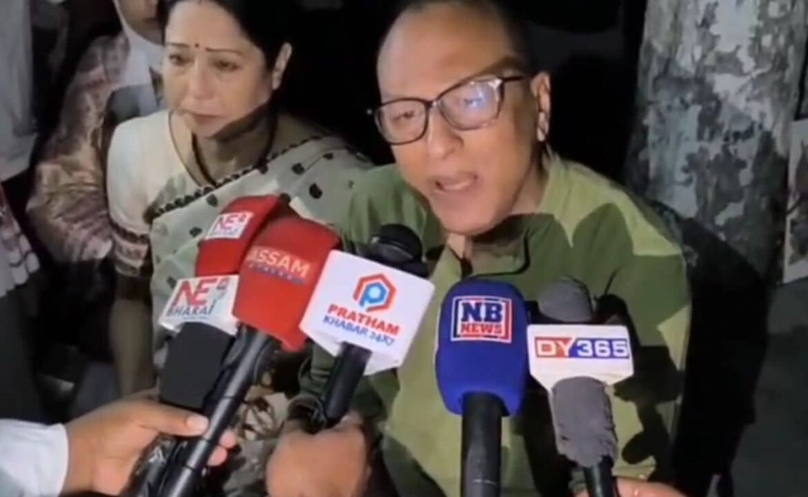 అస్సాంలో గుంపు
