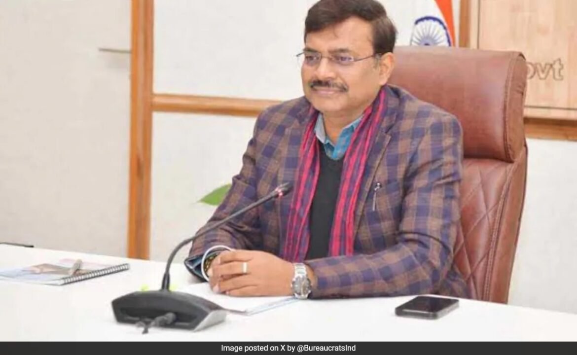 ఆనంద్ బర్ధన్ ఉత్తరాఖండ్ ప్రధాన కార్యదర్శిగా బాధ్యతలు స్వీకరిస్తాడు
