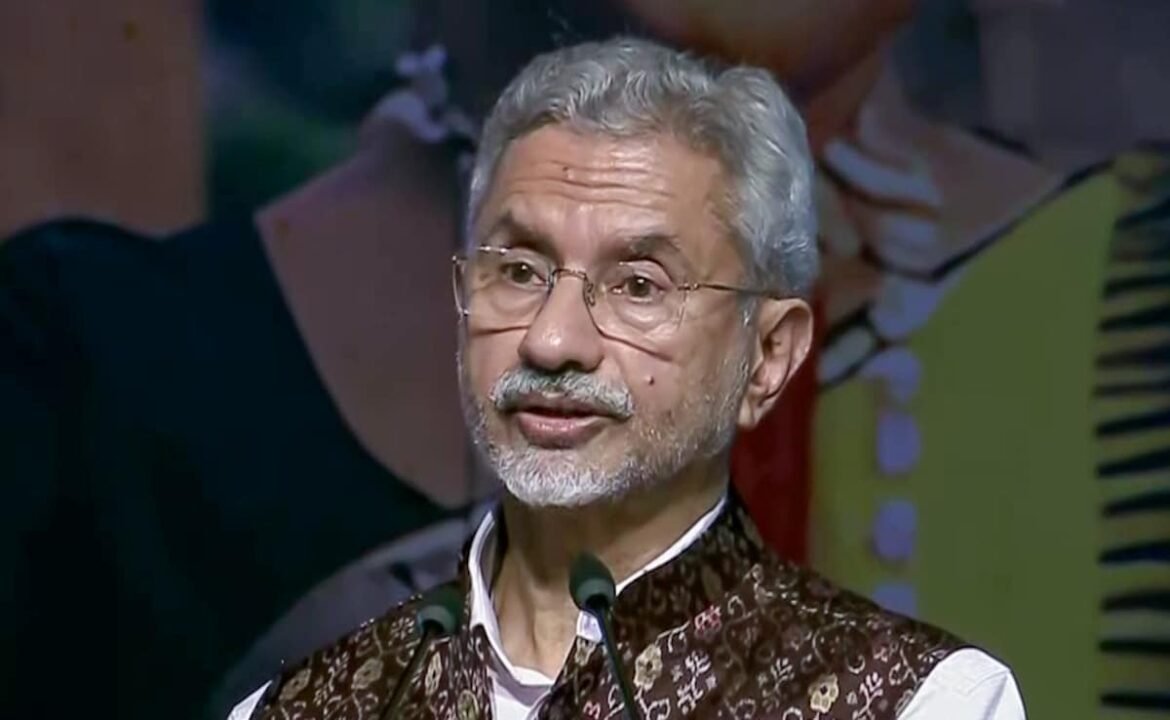 ఇండియా-చైనా సంబంధాలు "పాజిటివ్ డైరెక్షన్" లో కదులుతున్నాయి: ఎస్ జైశంకర్
