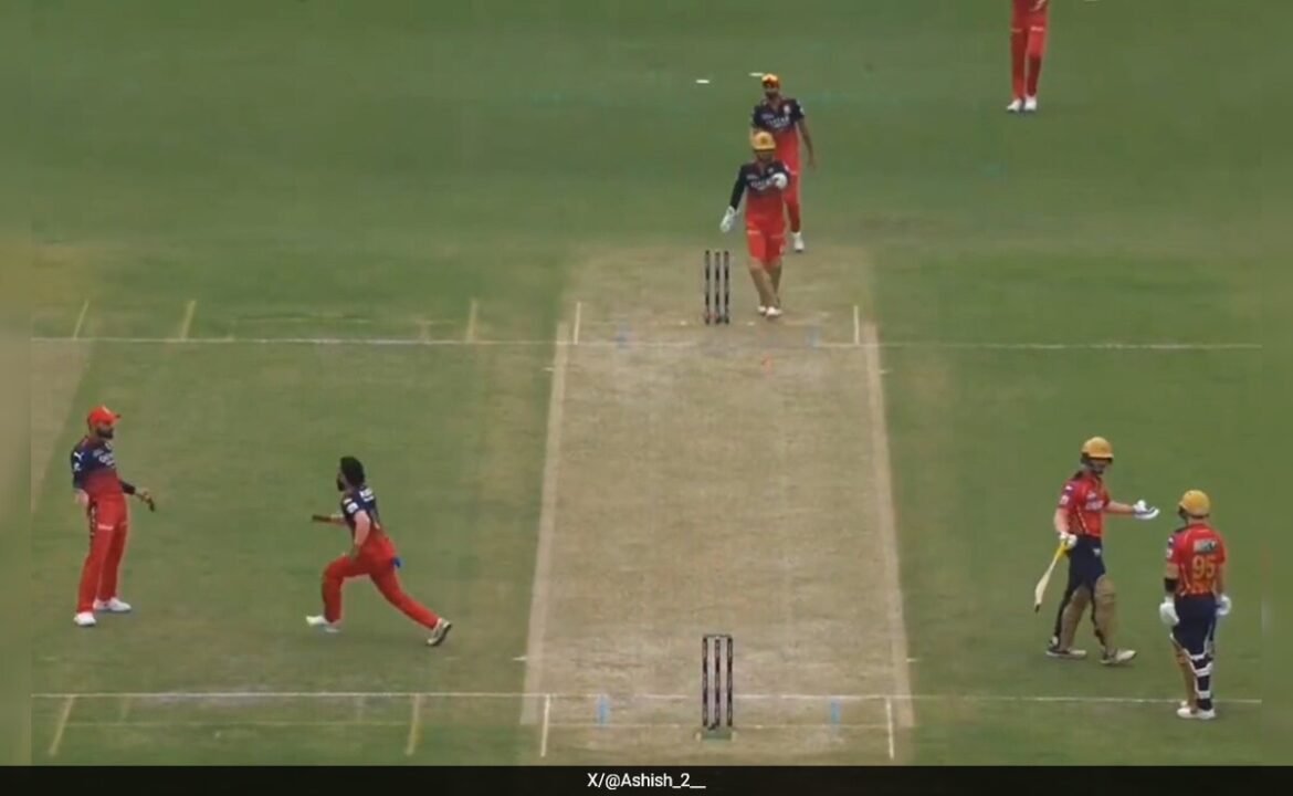 ఎపిక్ రన్-అవుట్ ఇంటర్నెట్‌ను విచ్ఛిన్నం చేసిన తరువాత నెహల్ వాధెరాలో విరాట్ కోహ్లీ సంజ్ఞ. చూడండి
