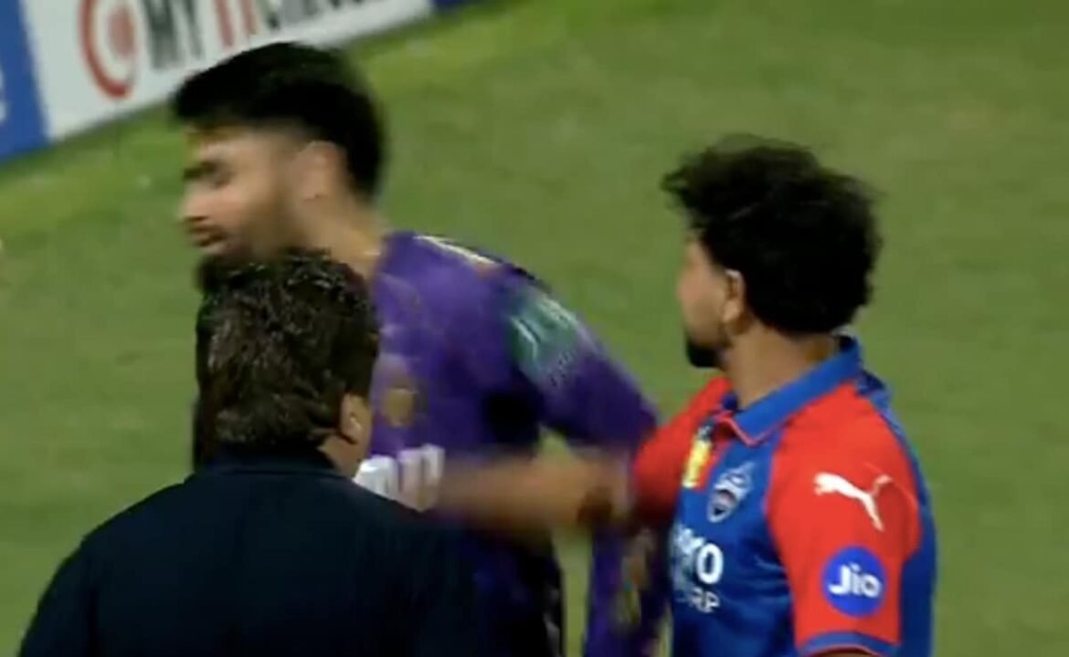 ఐపిఎల్ 2025 ఘర్షణ తర్వాత కుల్దీప్ యాదవ్ రింకు సింగ్‌ను చెంపదెబ్బ కొట్టాడు. KKR స్టార్ యొక్క షాక్ అయిన ప్రతిచర్య వైరల్ అవుతుంది
