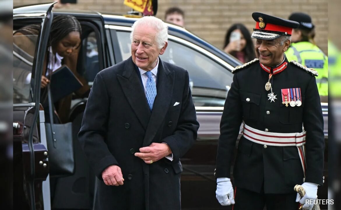 కింగ్ చార్లెస్ క్యాన్సర్ చికిత్సలో "మైనర్ బంప్" తర్వాత తిరిగి పనికి
