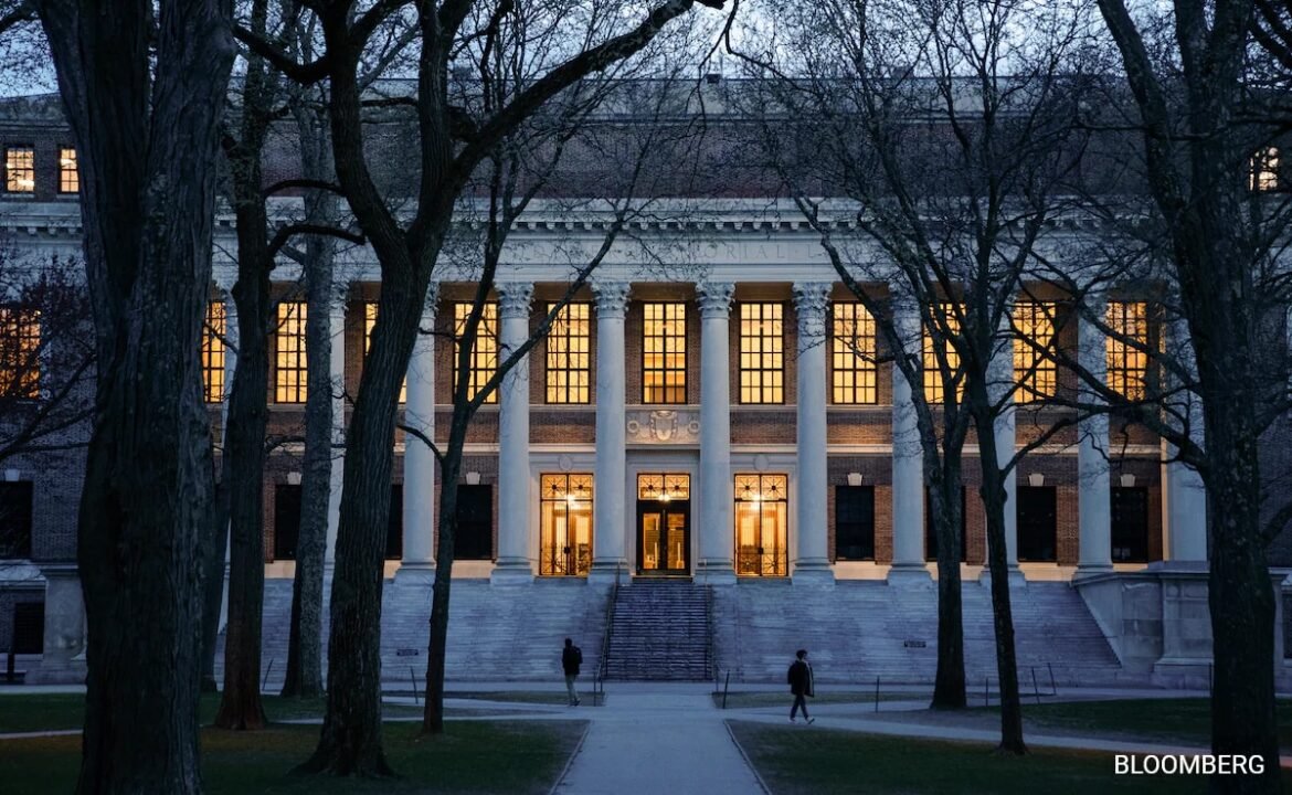 ట్రంప్ vs హార్వర్డ్‌లో పదునైన పెంపు, వ్యాజ్యం తీవ్రమైన ఉల్లంఘనలను ఫ్లాగ్ చేస్తుంది
