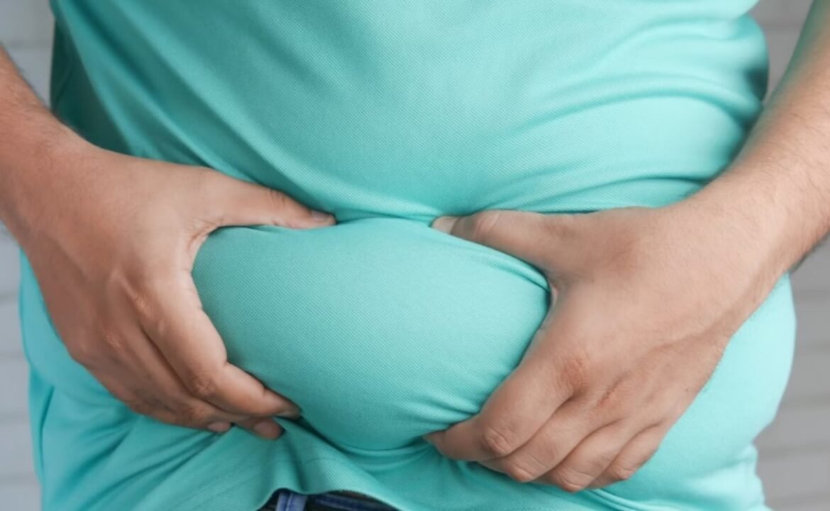 పాట్ బెల్లీస్ ఎందుకు సాధారణం & వాటిని ఎలా అధిగమించాలి
