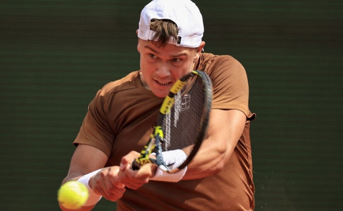 హోల్గర్ రూన్, ఆర్థర్ ఫైల్స్ బార్సిలోనా ఓపెన్ క్వార్టర్ ఫైనల్స్‌కు చేరుకుంటాయి
