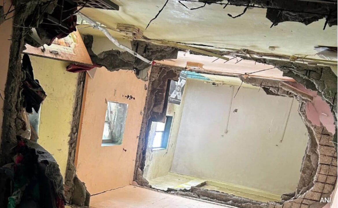 6 మహారాష్ట్ర యొక్క కళ్యాణ్ లో నాలుగు అంతస్తుల ద్వారా బిల్డింగ్ స్లాబ్ క్రాష్ అవుతున్నప్పుడు మరణించారు
