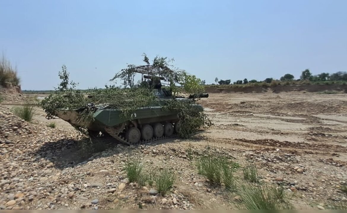 OP సిందూర్ సమయంలో LOC నుండి భారత ట్యాంకులు పనిచేస్తున్నాయి, పాక్ పోస్టులను తీసుకున్నారు
