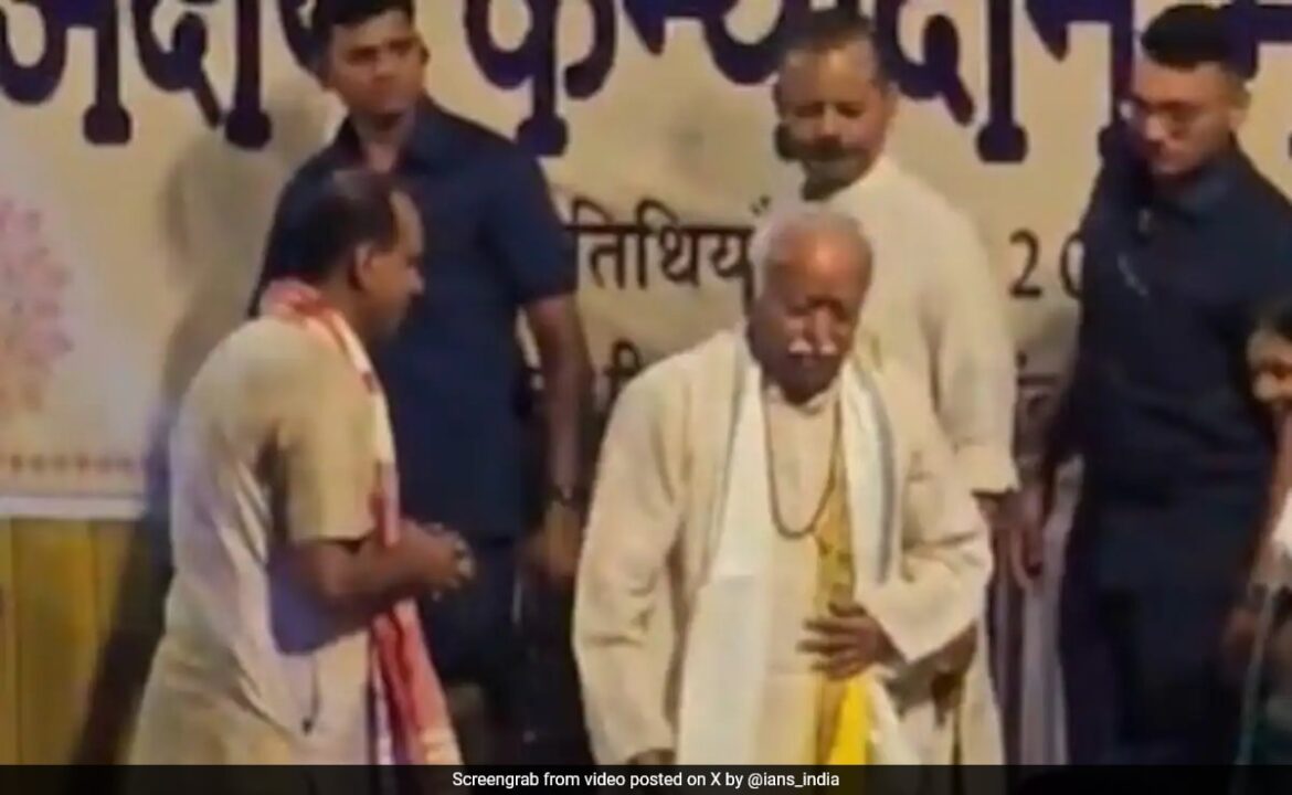 అక్షయ ట్రిటియాపై 125 మంది మహిళల వివాహంలో ఆర్‌ఎస్‌ఎస్ చీఫ్ కీలక కర్మను ప్రదర్శిస్తాడు
