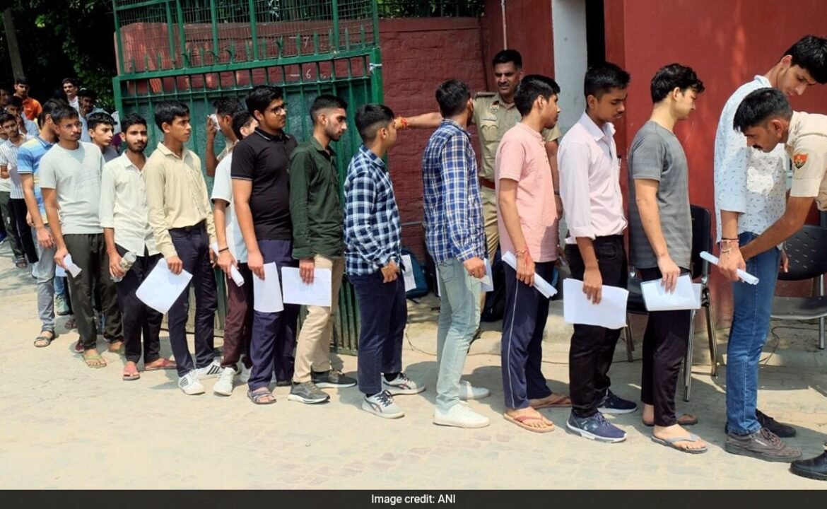 అడ్మిట్ కార్డులు, ముఖ్యమైన సూచనలు, పరీక్ష రోజు కోసం కీ మార్గదర్శకాలు, కాగితపు నమూనా, మెయిన్స్ తేదీ

