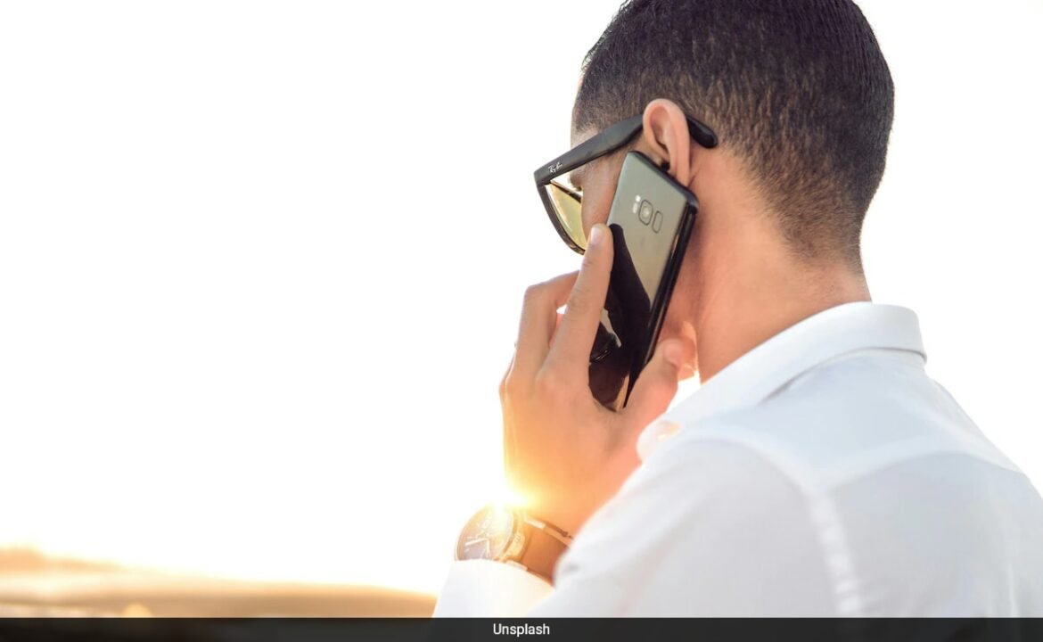 ఆమె ఇలా చేసిన తర్వాత తల్లిని నియంత్రించడంలో మనిషి స్నాప్ చేస్తాడు
