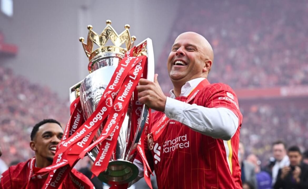 క్రిస్టల్ ప్యాలెస్ డ్రా తర్వాత లివర్‌పూల్ లిఫ్ట్ ప్రీమియర్ లీగ్ ట్రోఫీ
