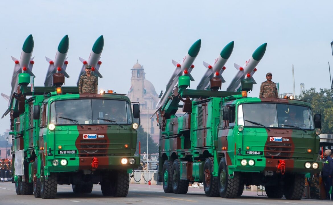 గార్డియన్స్ ఆఫ్ ది స్కై - భారతదేశం యొక్క ఇంటిగ్రేటెడ్ ఎయిర్ డిఫెన్స్ పిక్ పాక్; ఆపరేషన్ సిందూర్; భారతీయ వైమానిక దళం; ఆకాష్ క్షిపణి
