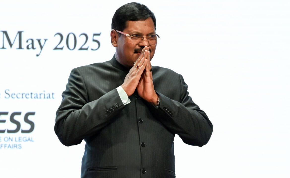 జస్టిస్ బిఆర్ గవై 52 వ ప్రధాన న్యాయమూర్తిగా ప్రమాణం చేస్తారు, 6 నెలల పదవీకాలం ఉంటుంది
