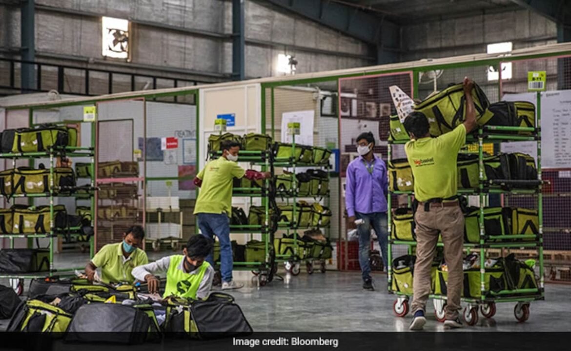 భారతదేశం యొక్క రద్దీ నగరాల్లో, డెలివరీ అనువర్తనాలు నగదు
