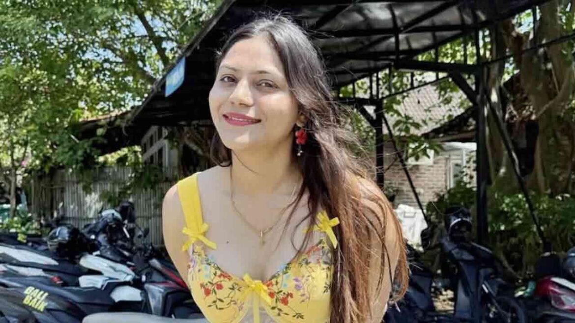 యూట్యూబర్ జ్యోతి మల్హోత్రా మల్హోత్రా 11 మందిపై దేశ ద్రోహం కేసు కేసు యూట్యూబర్ జ్యోతి మల్హోత్రా మల్హోత్రా 11 మందిపై దేశ ద్రోహం కేసు కేసు