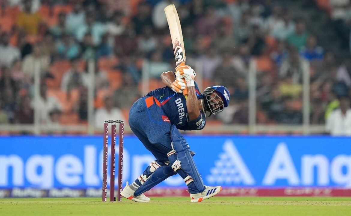 రిషబ్ పంత్ ఎల్‌ఎస్‌జి వర్సెస్ జిటి కోసం నో-లుక్ సిక్స్‌ను స్లామ్ చేస్తుంది. షాట్ వైరల్ అవుతుంది. చూడండి
