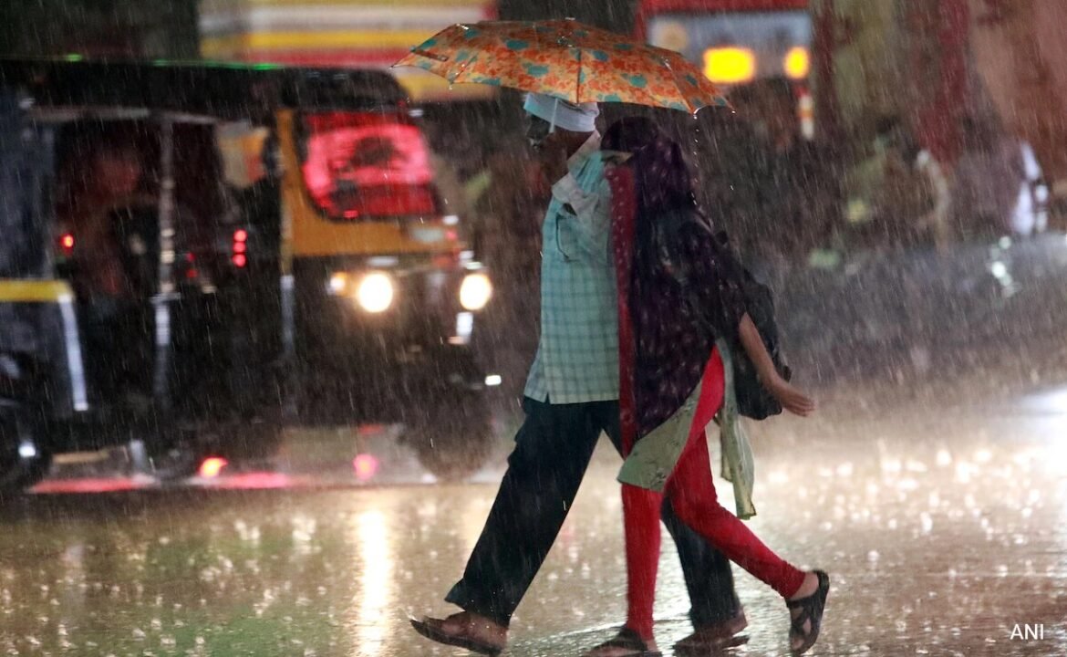 రుతుపవనాలు కేరళలో ప్రారంభంలో వస్తాయి, భారతదేశం అంతటా భారీ వర్షం గురించి IMD హెచ్చరించింది
