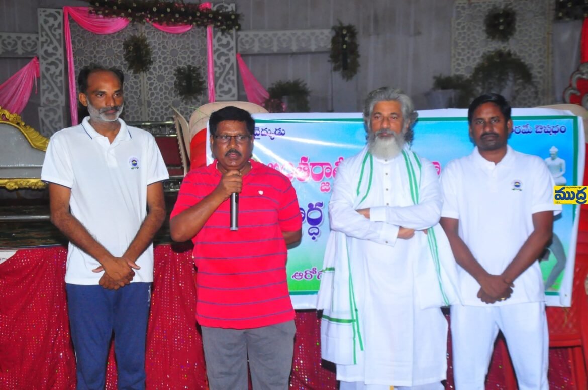 జర్నలిస్టులు జీవితంలో యోగాను బాగంగా బాగంగా
