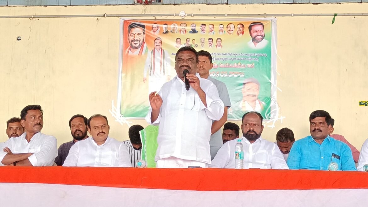 ఈనెల 14 న న తిరుమలగిరిలో జరిగే ముఖ్యమంత్రి ముఖ్యమంత్రి రేవంత్ హాజరుకానున్న హాజరుకానున్న భారీ బహిరంగ సభను విజయవంతం చేయాలి చేయాలి
