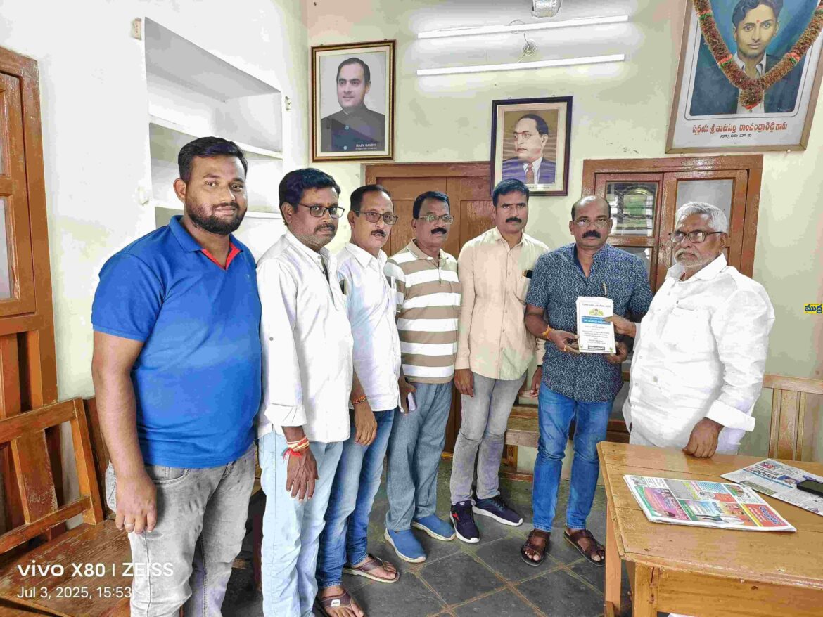 మాజీ మంత్రి జీవన్ రెడ్డికి టీయూబ్ల్యూజే ఆహ్వానం
