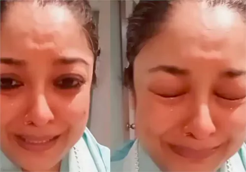 వేధిస్తున్నారంటు బోరున ఏడుస్తున్న ప్రముఖ ప్రముఖ హీరోయిన్ .. ఆ హీరో అభిమానులా! వేధిస్తున్నారంటు బోరున ఏడుస్తున్న ప్రముఖ ప్రముఖ హీరోయిన్ .. ఆ హీరో అభిమానులా!