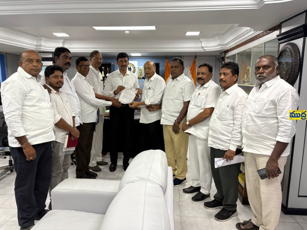 సింగరేణి కార్మికుల పెండింగ్ సమస్యలు సమస్యలు

