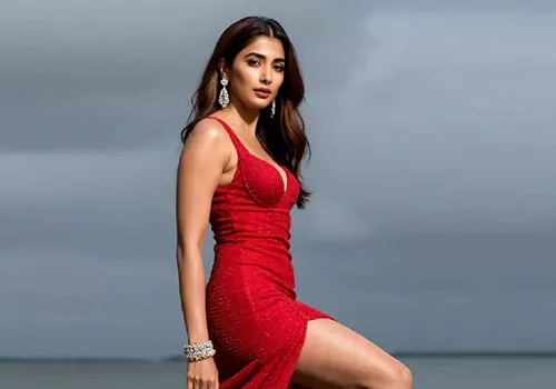 పూజా హెగ్డే రీ రీ .. టాలీవుడ్ టాలీవుడ్ లో బిజీ బిజీ? పూజా హెగ్డే రీ రీ .. టాలీవుడ్ టాలీవుడ్ లో బిజీ బిజీ?