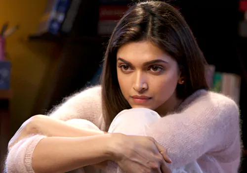 దీపికపై ‘కల్కి’ టీం కక్ష సాధింపు.. అది చిన్నపిల్లల చర్య అంటూ విమర్శలు! దీపికపై 'కల్కి' టీం కక్ష సాధింపు.. అది చిన్నపిల్లల చర్య అంటూ విమర్శలు!