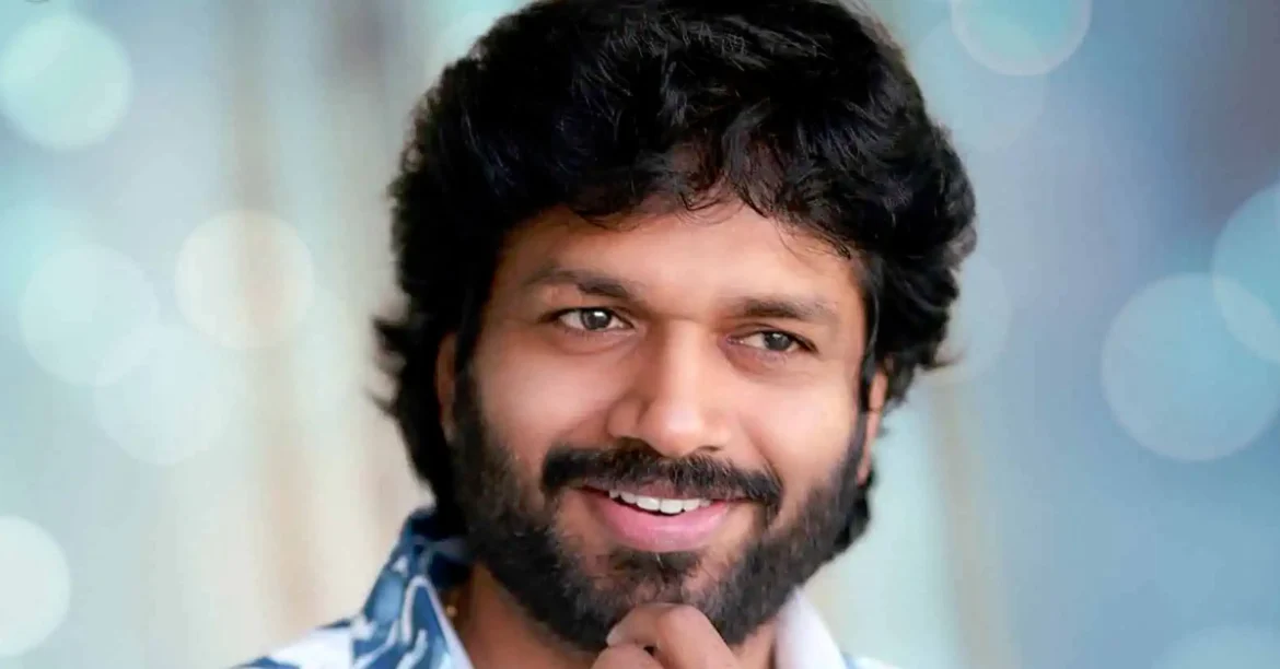 tmdb-header-middle-logo