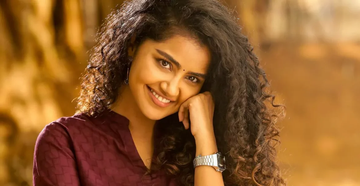 tmdb-header-middle-logo