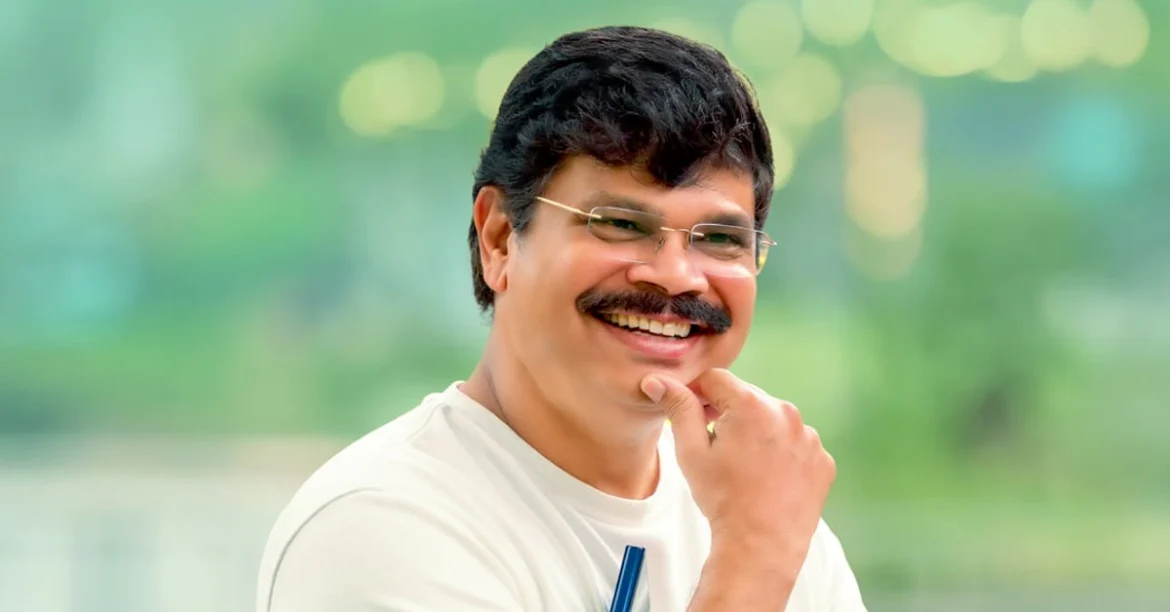 tmdb-header-middle-logo