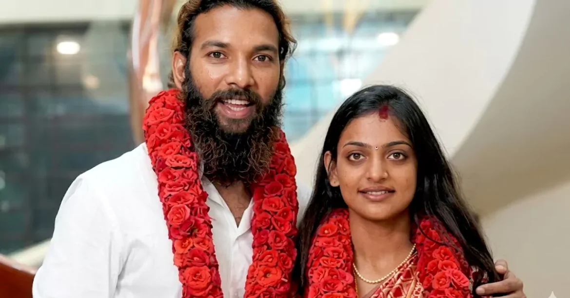 tmdb-header-middle-logo