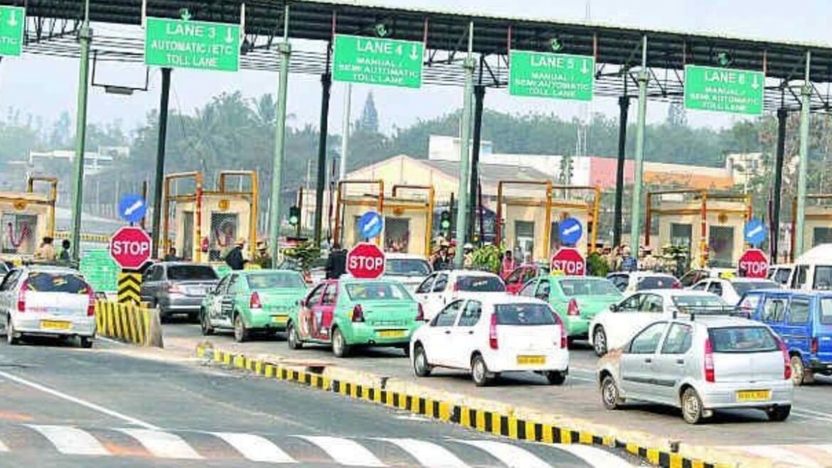 ఇక అంతా డిజిటల్: ఏప్రిల్ 10 నుంచి టోల్ గేట్ల వద్ద 'నో క్యాష్'! | నగదు రహిత-టోల్ గేట్-చెల్లింపులు-తప్పనిసరి-ఏప్రిల్ నుండి-నహై-ఫాస్టాగ్ ద్వారా భారతదేశం అంతటా మరియు వార్తలు వైరల్ అయ్యాయి
