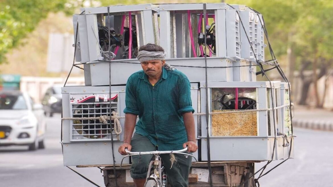 ఏపీలో ఆ జిల్లాలు హాట్ స్పాట్స్- అత్యధిక ఉష్ణోగ్రత | నెల్లూరు మరియు తిరుపతిలు వేసవిలో 41 డిగ్రీల వద్ద ఈ వేసవిలో అత్యంత వేడిగా ఉండే ప్రాంతాలుగా ఉన్నాయి.
