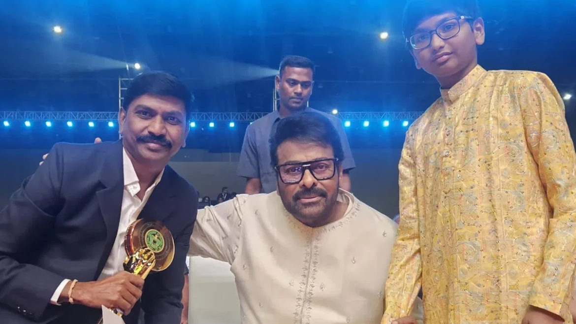 tmdb-header-middle-logo