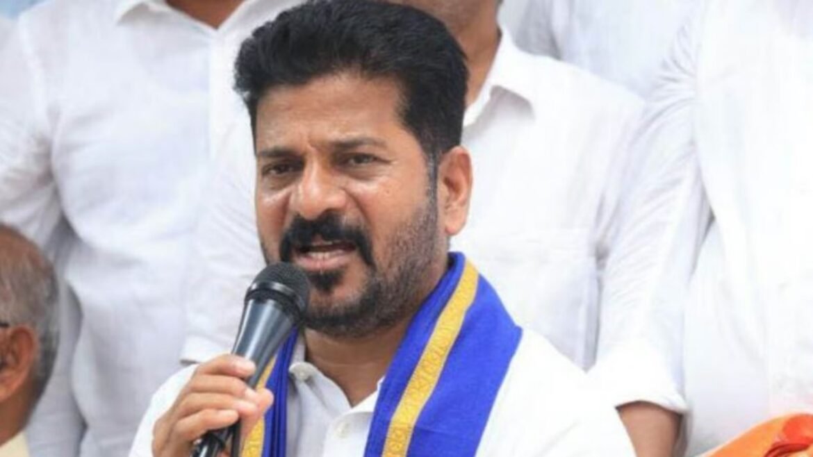 ప్రజావాణి సేవల పై రేవంత్ కీలక ఆదేశాలు, ఇక నుంచి...!! | రాష్ట్రంలోని ప్రజా ఫిర్యాదుల పరిష్కార వ్యవస్థ ప్రజావాణిని మరింత పటిష్టం చేసి విస్తరించాలని అధికారులను సీఎం రేవంత్ ఆదేశించారు
