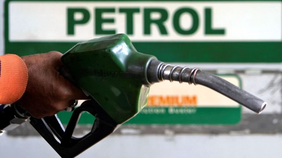 లీటర్ పెట్రోల్ కేవలం 3 రూపాయలకే.. మీకు కావాలా ?? | ప్రపంచవ్యాప్తంగా పెట్రోల్ ధర భారతీయ కరెన్సీ ప్రకారం ఇరాన్‌లో 3 రూపాయల కంటే తక్కువ ధర
