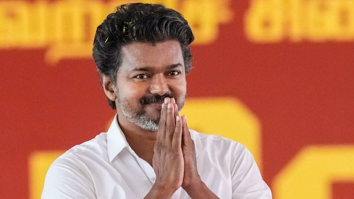 విజయ్ క్లోజ్ మార్జిన్: కౌంటింగ్ నాడు 14 మందితో.. | ఆధవ్ అర్జునతో జూమ్ మీటింగ్‌లో స్ట్రాంగ్ రూమ్ మానిటరింగ్ కోసం విజయ్ పిలుపునిచ్చాడు
