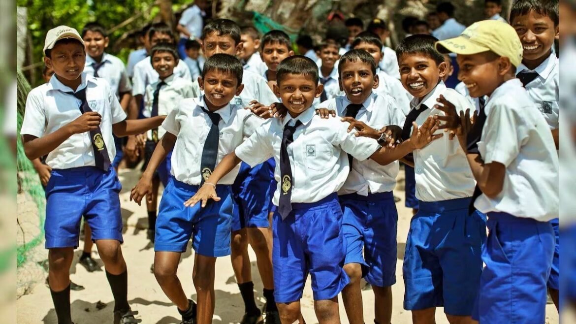 విద్యార్థులకు న్యూస్.. మరో 4 రోజులు గుడ్ స్కూళ్లకు సెలవులు..! | ఏప్రిల్ 14 అంబేద్కర్ జయంతి సందర్భంగా ప్రభుత్వ కార్యాలయాలు మరియు పాఠశాలలకు సెలవు ప్రకటించారు, ఏప్రిల్ 14 సెలవు
