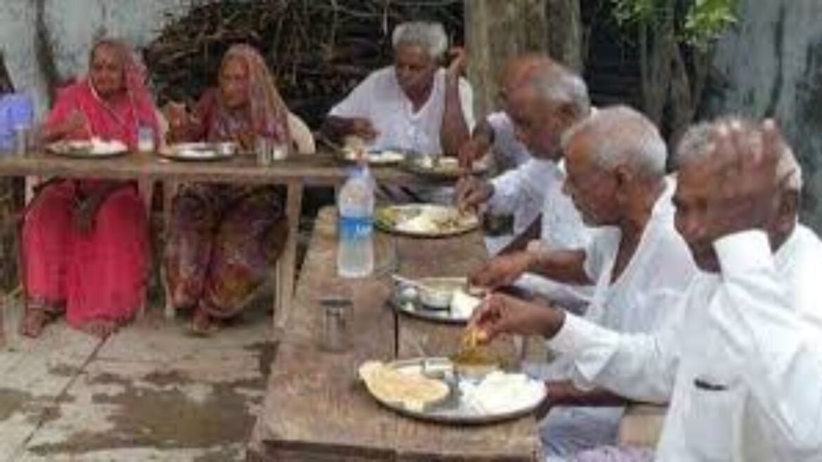 ఊరంతా ఒకే సామూహిక వంటశాల.. వారికి ప్రతీరోజూ పండుగే! | గ్రామం మొత్తానికి ఒకే కమ్యూనిటీ కిచెన్, చందంకి గ్రామం గుజరాత్‌లో ప్రతిరోజూ పండుగ!
