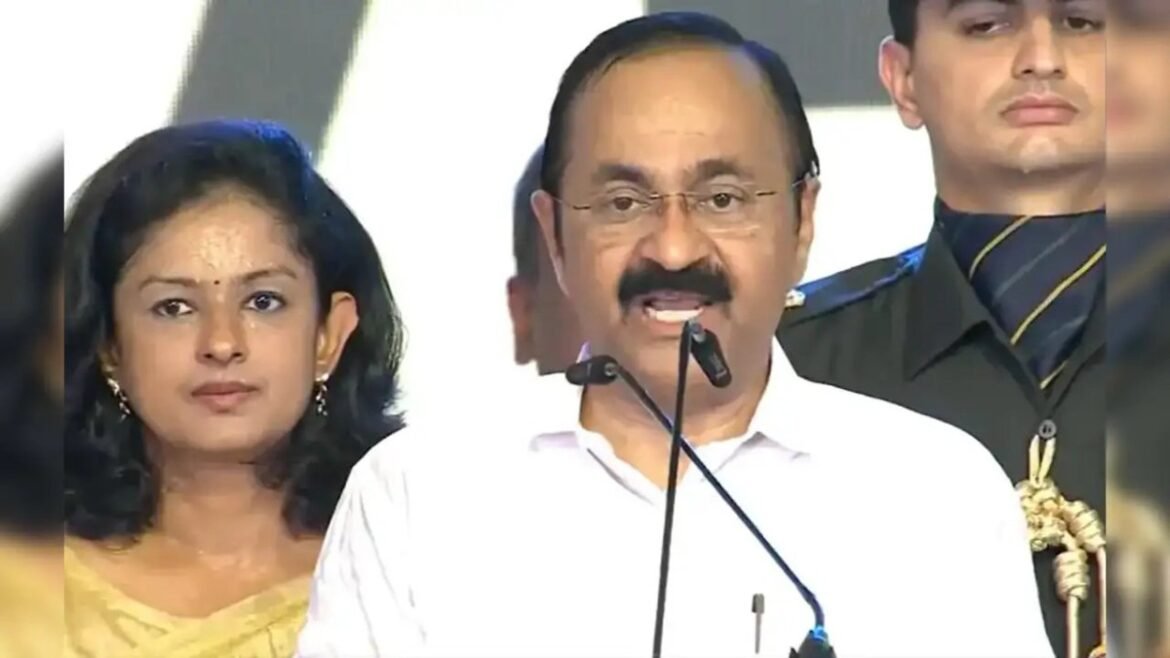 కేరళ సీఎం తొలి నిర్ణయాలు..! ఆశ వర్కర్లకు 3 వేలు పెంపు, ఉచిత బస్సు సహా..! | మొదటి క్యాబినెట్ మీట్‌లో మహిళలకు 3k ASHA పెంపు మరియు ఉచిత KSRTC ప్రయాణాన్ని ఆమోదించిన కేరళ CM VD సతీశన్
