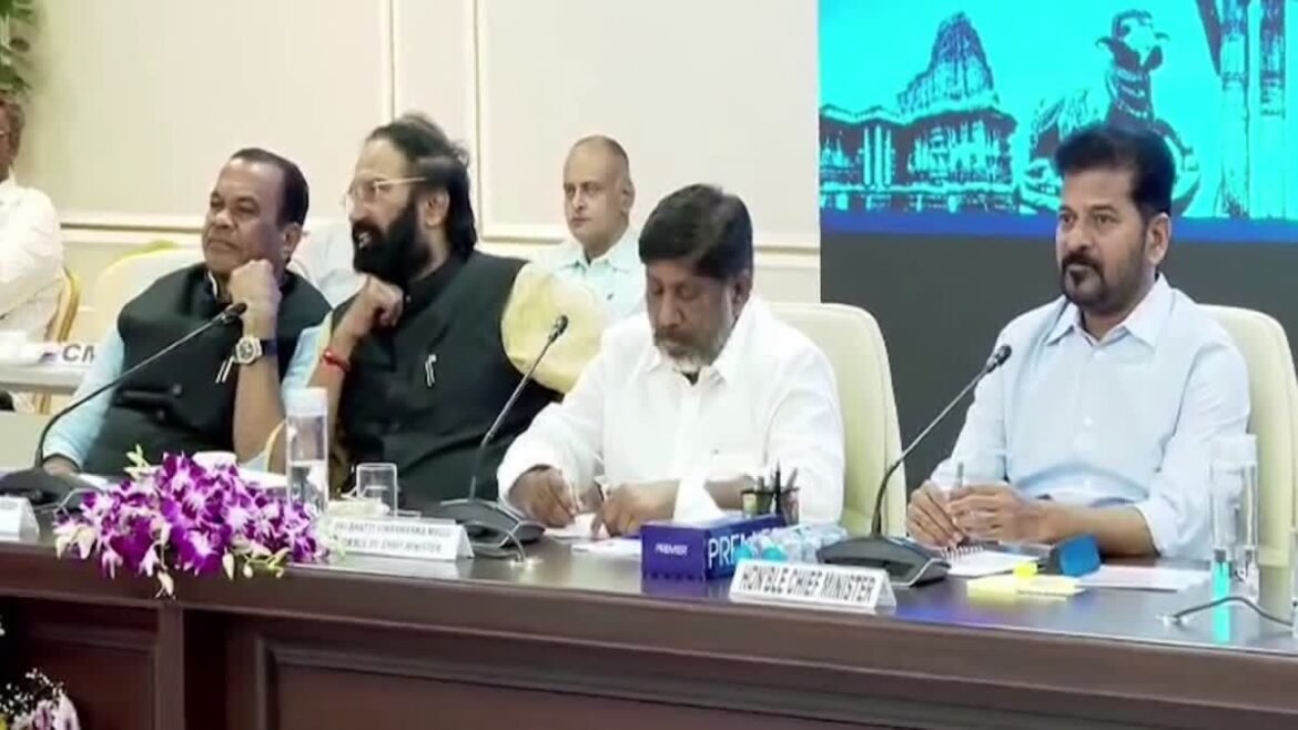 తెలంగాణ కేబినెట్ కీలక నిర్ణయాలు.. | తెలంగాణ కేబినెట్ తాజా సమావేశంలో కీలక నిర్ణయాలు తీసుకుంది తెలంగాణా చేసిన ముఖ్యమైన ప్రకటనలు
