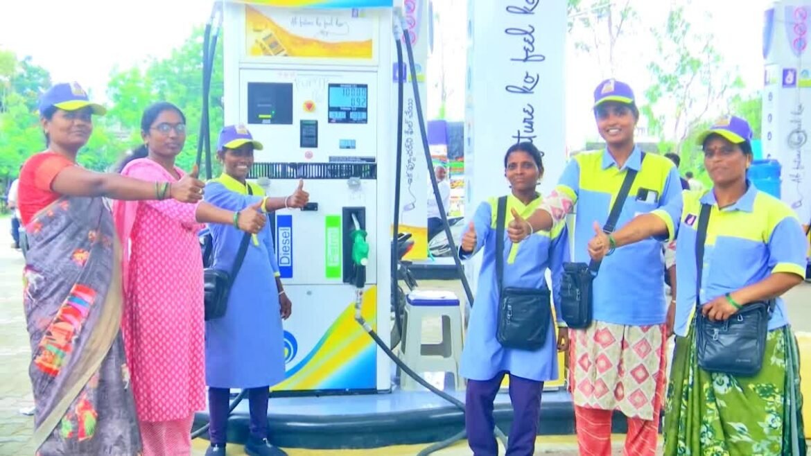 తెలంగాణ మహిళలకు శుభవార్త.. వాళ్లకు ప్రతీనెల లక్షలు సంపాదించే ఛాన్స్! | మహిళా పెట్రోల్ పంపులు: shg కోసం శుభవార్త తెలంగాణలో మహిళలు: ప్రతి నియోజకవర్గంలో లక్షలు సంపాదించే అవకాశం
