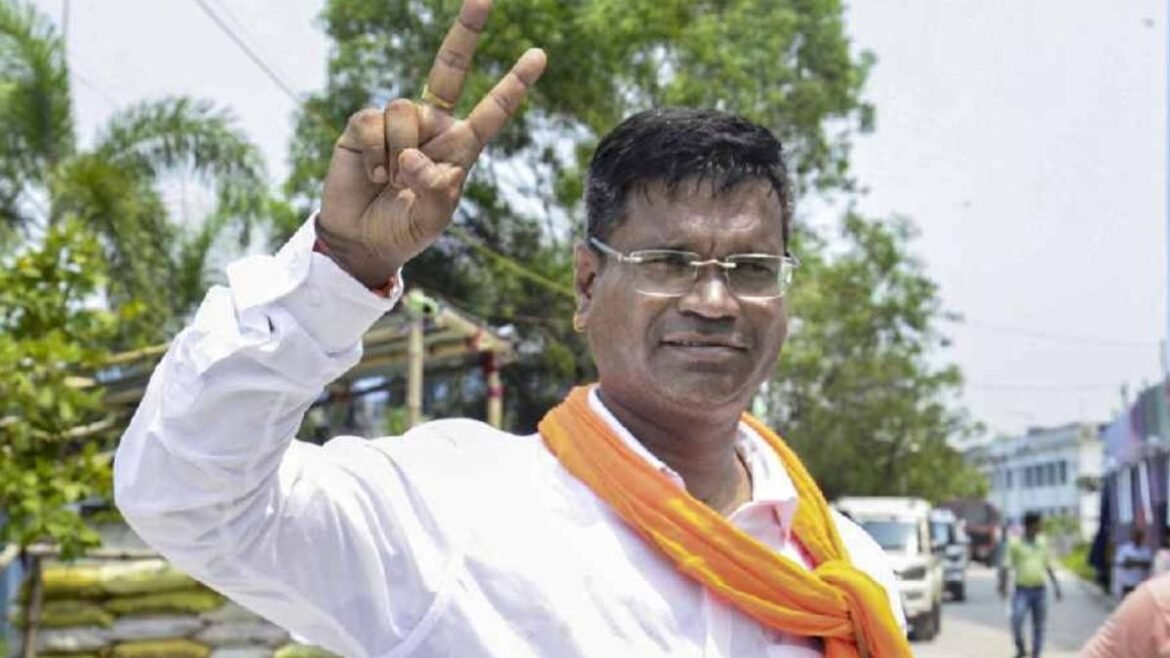 ఫాల్టాలో బీజేపీ 'ప్రచండ' విజయం.. 'డైమండ్ హార్బర్' కోటలో మమతకు బిగ్ షాక్! | ఫాల్టా రీపోల్‌లో బీజేపీ భారీ విజయం, బెంగాల్‌లో మమతా బెనర్జీ TMCకి భారీ ఎదురుదెబ్బ, వివరాలు
