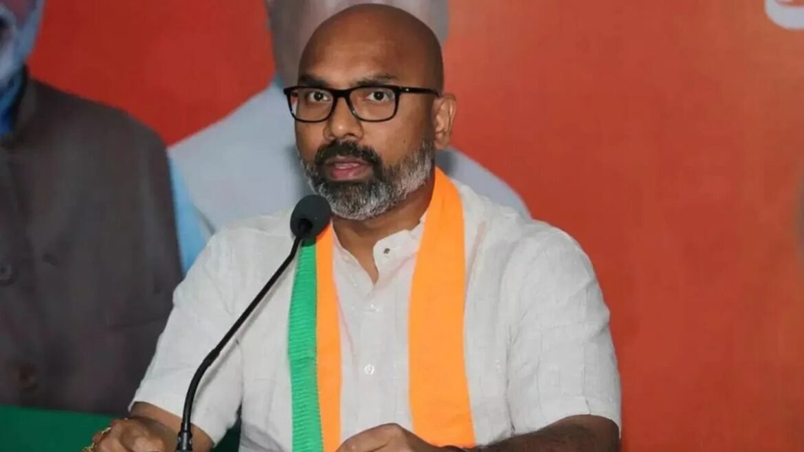 మోదీ ఆఫర్ ఇచ్చినా ఎవరూ.. అప్పుడు బండి సంజయ్ పేరు చెప్పాను..!! | తెలంగాణలో పార్టీ అంతర్గత విభేదాలు, లీడర్ షిప్ నిర్ణయాలపై బీజేపీ ఎంపీ అరవింద్ కీలక వ్యాఖ్యలు చేశారు
