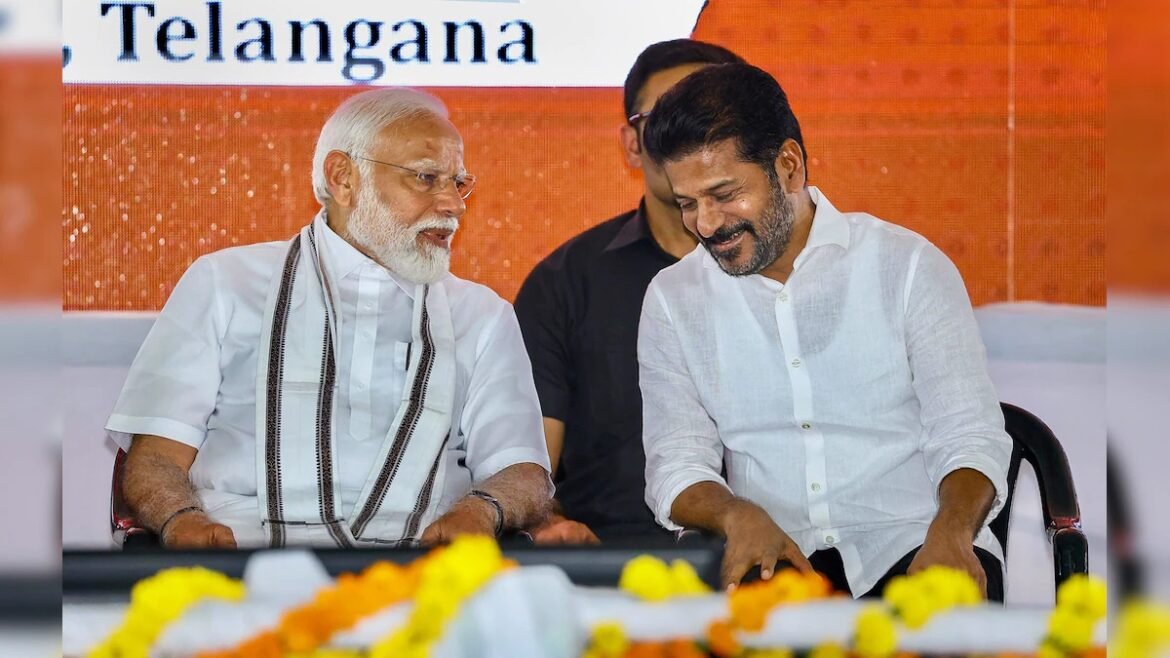 మోదీ చెప్పిన పనిలో సీఎం రేవంత్ రెడ్డి! | తెలంగాణ సీఎం రేవంత్ రెడ్డి కాన్వాయ్‌ను తగ్గించే చర్యల్లో ప్రధాని మోదీ అడుగుజాడల్లో నడుస్తున్నారు
